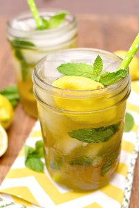 Sweet Tea Vodka Lemonade Mojitos | iowagirleats.com