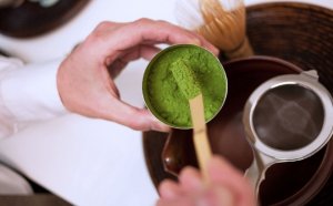How to make green tea powder?
