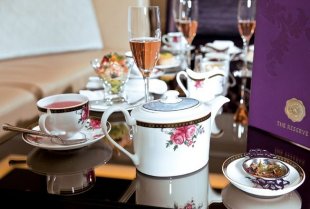 Tea service at The Langham, Boston (©Mike Diskin)